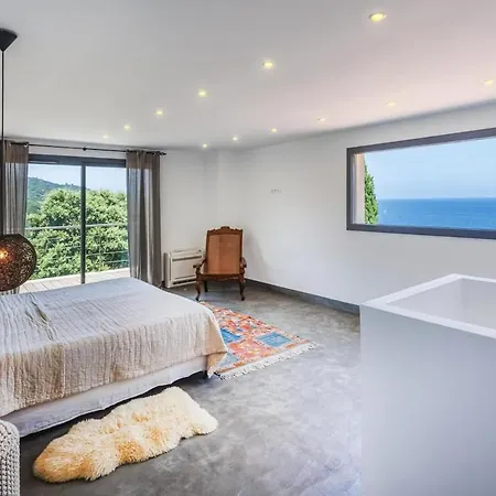 10 Personnes Avec Piscine Vue * Conca