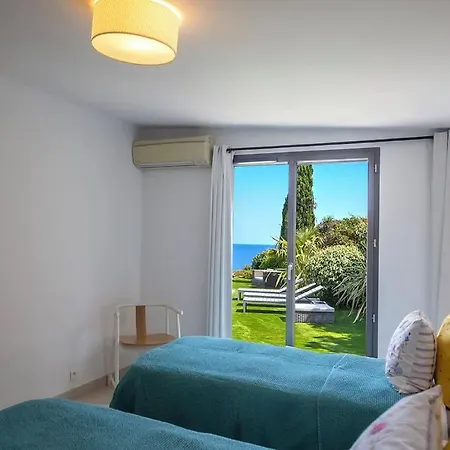 Hébergement de vacances 10 Personnes Avec Piscine Vue *