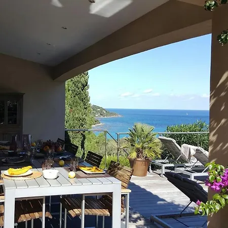 10 Personnes Avec Piscine Vue *