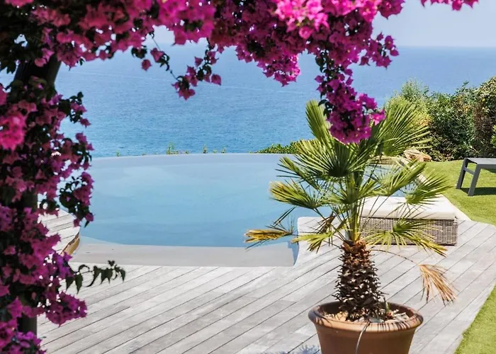 10 Personnes Avec Piscine Vue * Conca