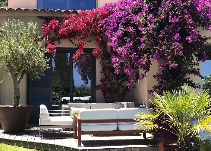 10 Personnes Avec Piscine Vue 度假居 孔卡