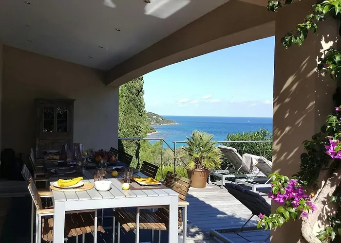 10 Personnes Avec Piscine Vue *