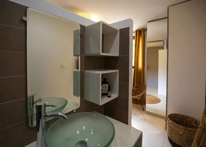 10 Personnes Avec Piscine Vue *